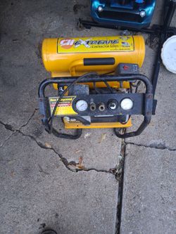 CH POWER EXTREME 150 PSI MAX 4 GALLON COMPRESSOR WORKING