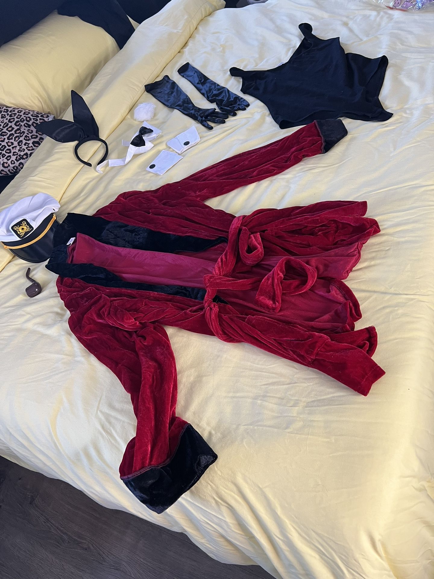 Couple Costume- Hugh Heffner And Bunny 