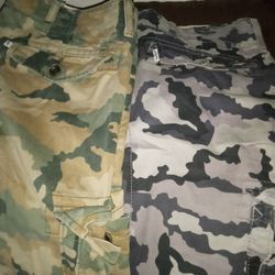 2 LEVI'S MILITARY CARGO PANTS 