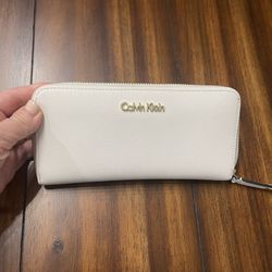 Calvin Klein Zip Wallet 