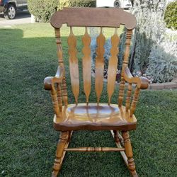 ROCKING  CHAIR  OAK GOOD CONDITION STURDY $100.   PU 15 AND POWAY 