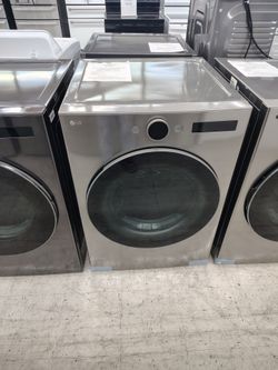 $799 LG 7.4 Cu Ft Gas dryer with turbo steam