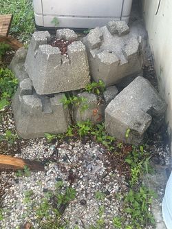 Decking blocks