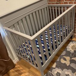 Graco 5 In 1 Crib For Baby  Pebble Grey Color 
