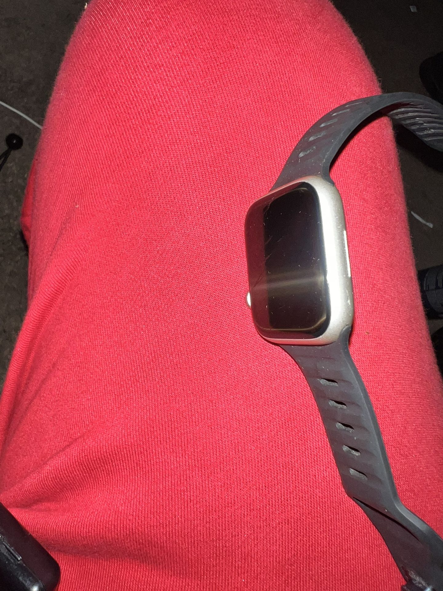 	Apple Watch Series 9 GPS 45mm Aluminum Case with Starlight Sport Band (Medium/Large) - Starligh