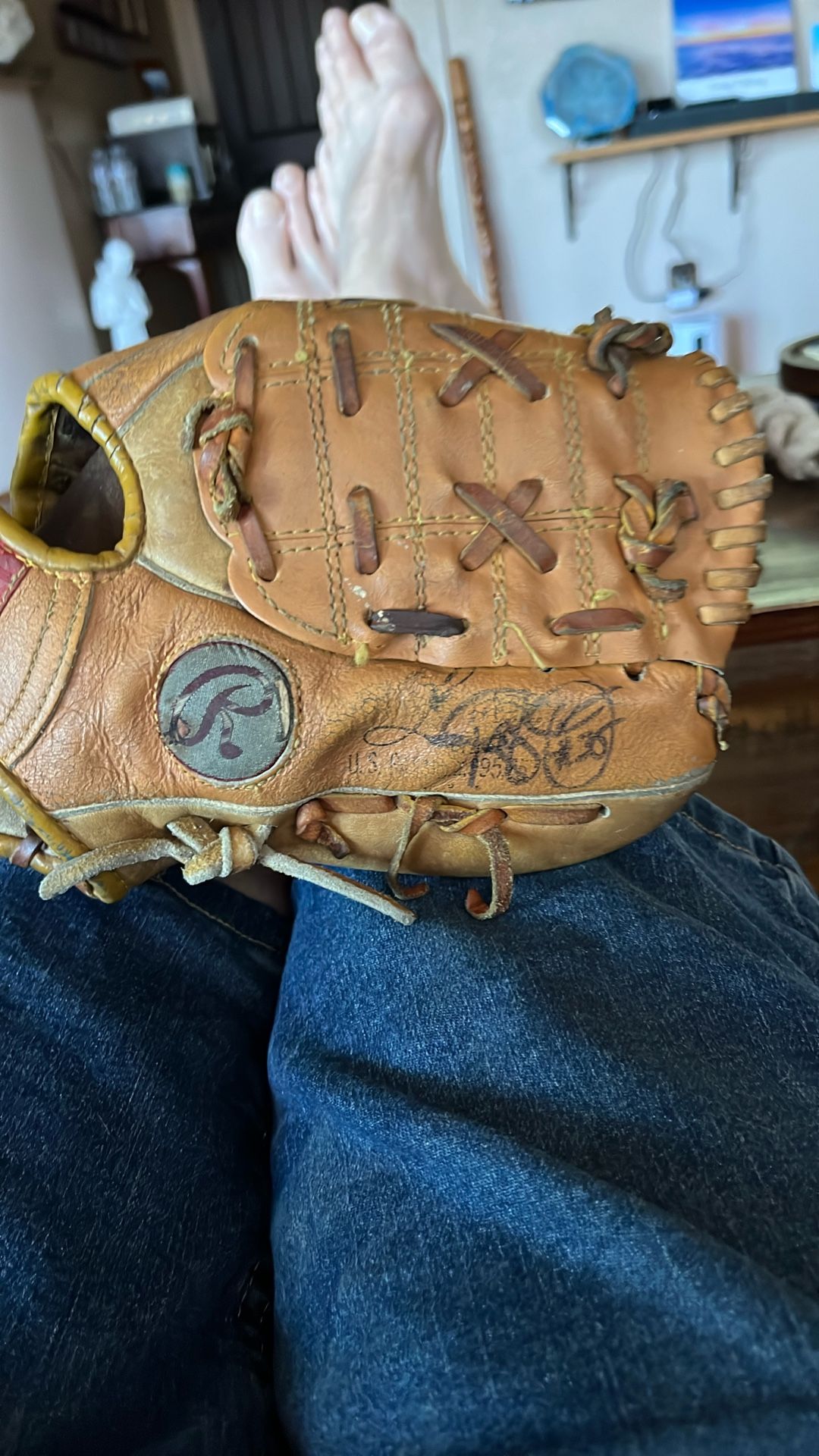 Randy Jones autographed baseball glove