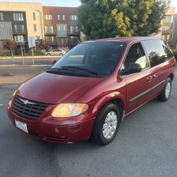 2006 Chrysler Town & Country 