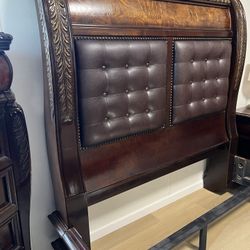 🔥 LIMITED-TIME SALE – LUXURY SOLID WOOD QUEEN BED AND DRESSER $850