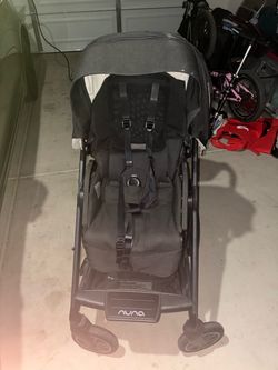 Nuna MIXX™ Next Stroller, Caviar (magnetic buckle)