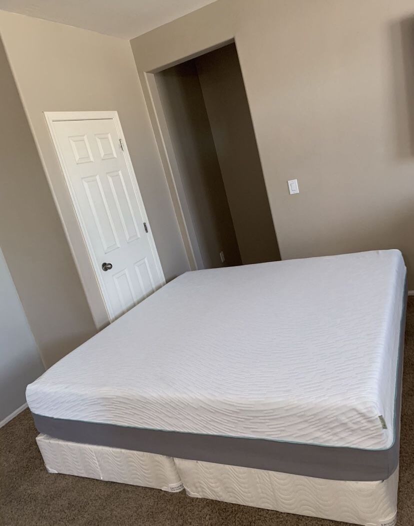 KING FIRM MATTRESS MEMORY FOAM AND FREE BOX SPRINGS