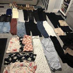 Huge Lot Women’s Clothed And Shoes Size Medium Large Shoes 6.5-7  (76 Pieces ) $60 Firm 4 Bags 