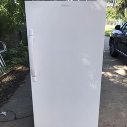 Deee Delivery - Frigidaire Frost Free 14 Cu.ft Freezer.