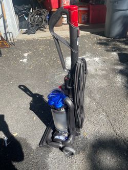 Dyson DC33 Multi Floor Upright Vacuum