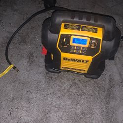 DEWALT  1,600A Peak Jump Starter with Digital Compressor and USB Power Bank