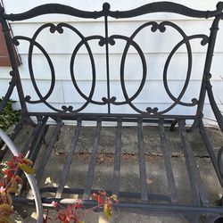 Pretty metal garden glider/rocker