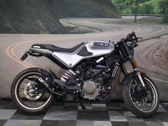 2021 Husqvarna Svartpilen 401