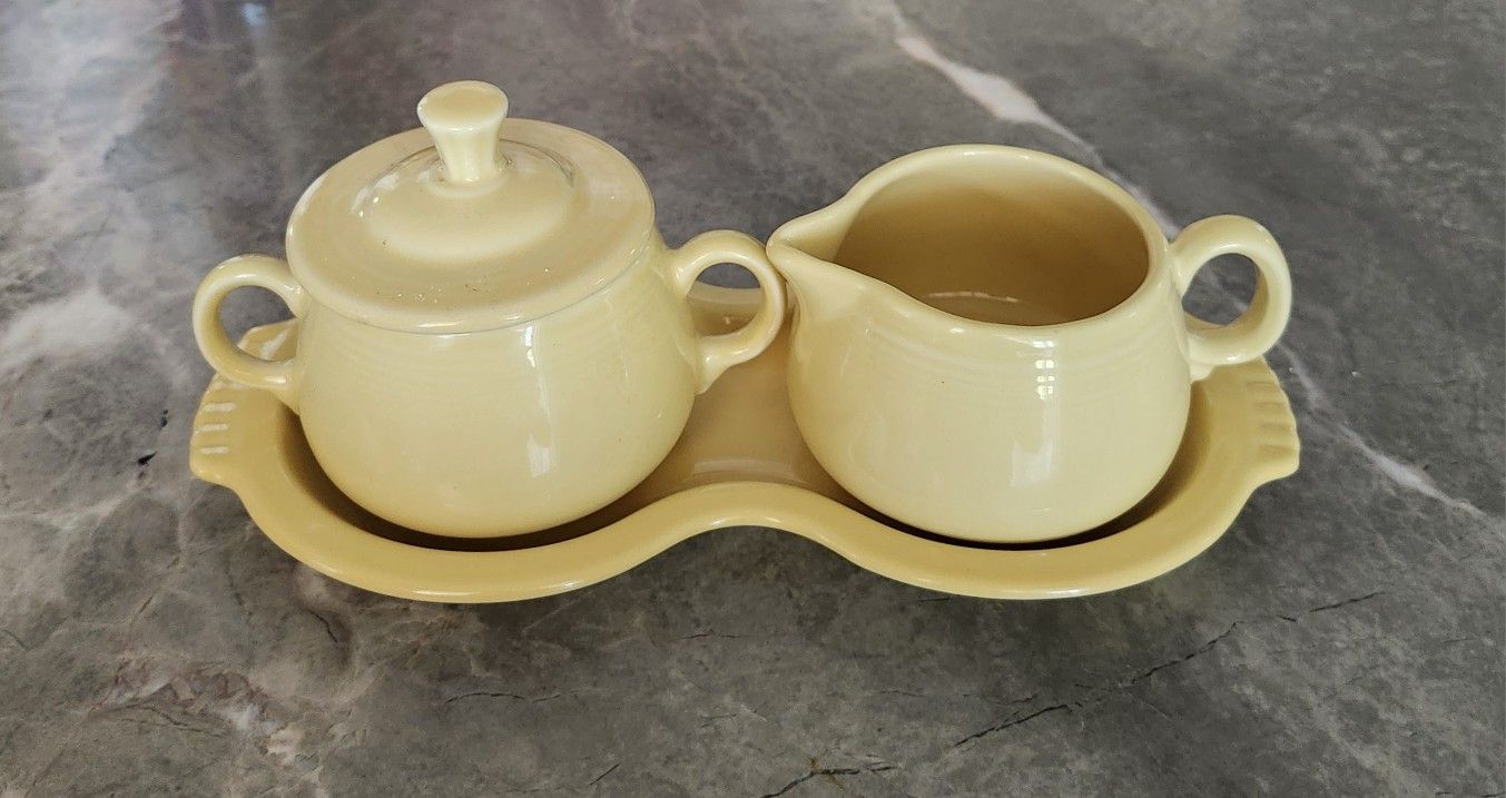 Fiestaware Yellow Creamer & Sugar Bowl Set w Tray Homer Laughlin 4 Piece Fiesta