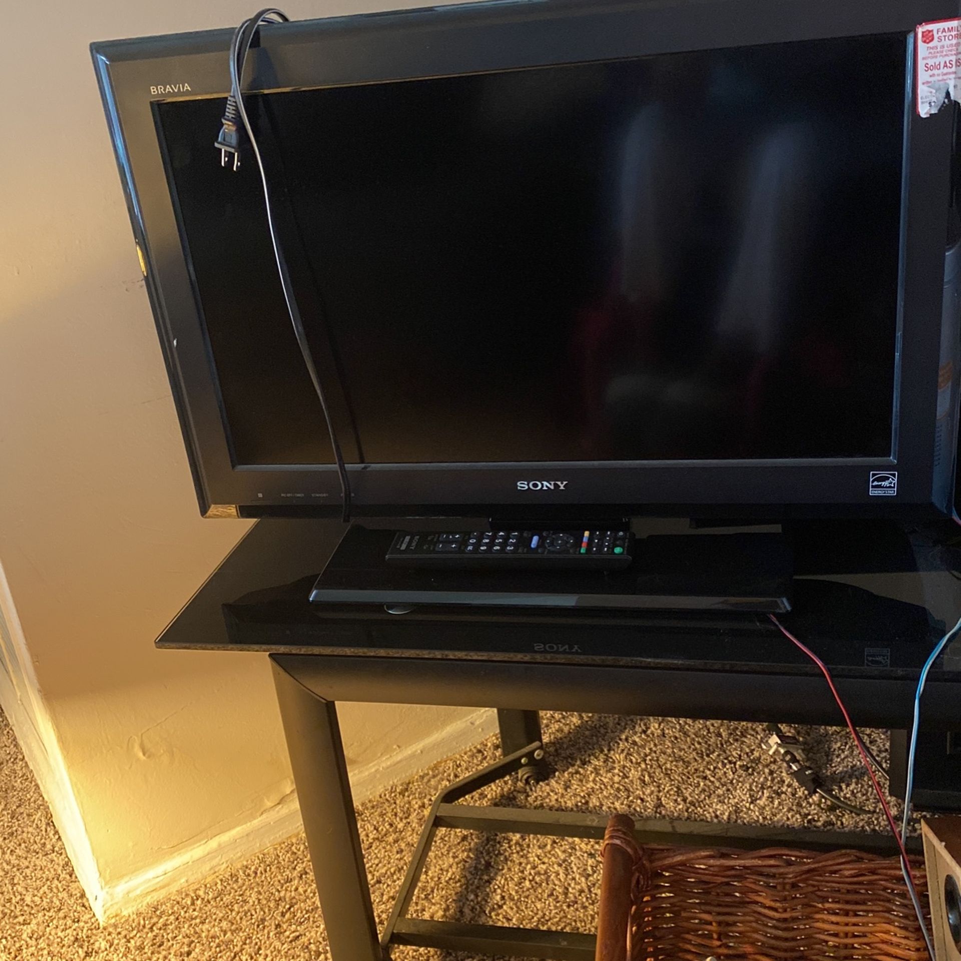 A Very Nice 25-27 Inch Sony Tv W/ Remote