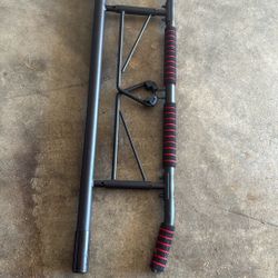pulls up bars gyms 