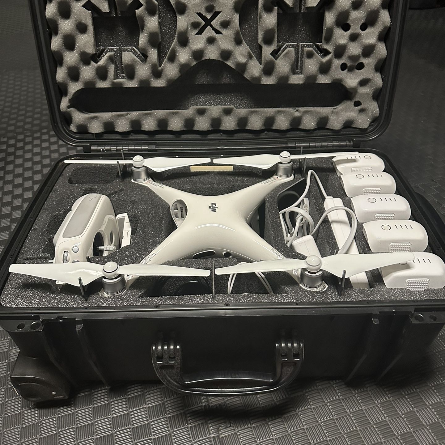 DJI Phantom 4 Pro 4k Drone Bundle