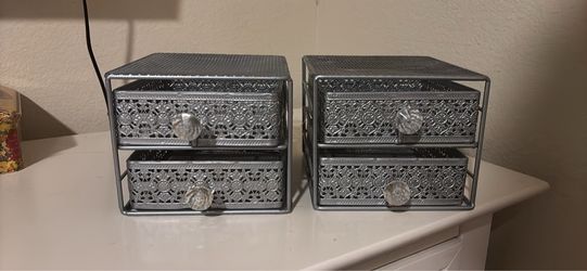 Accessory organizers