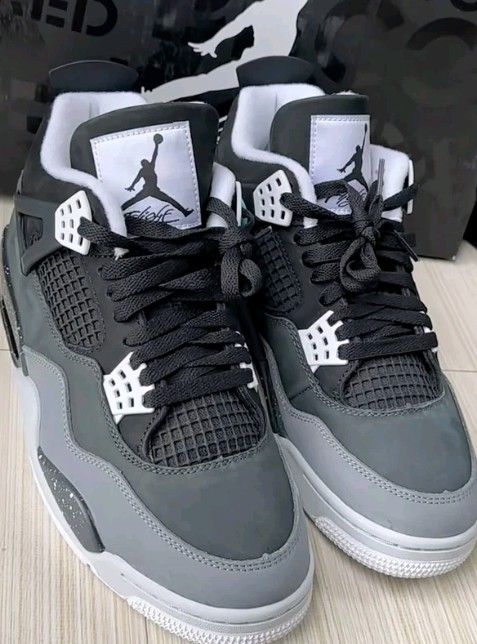 Jordan 4s