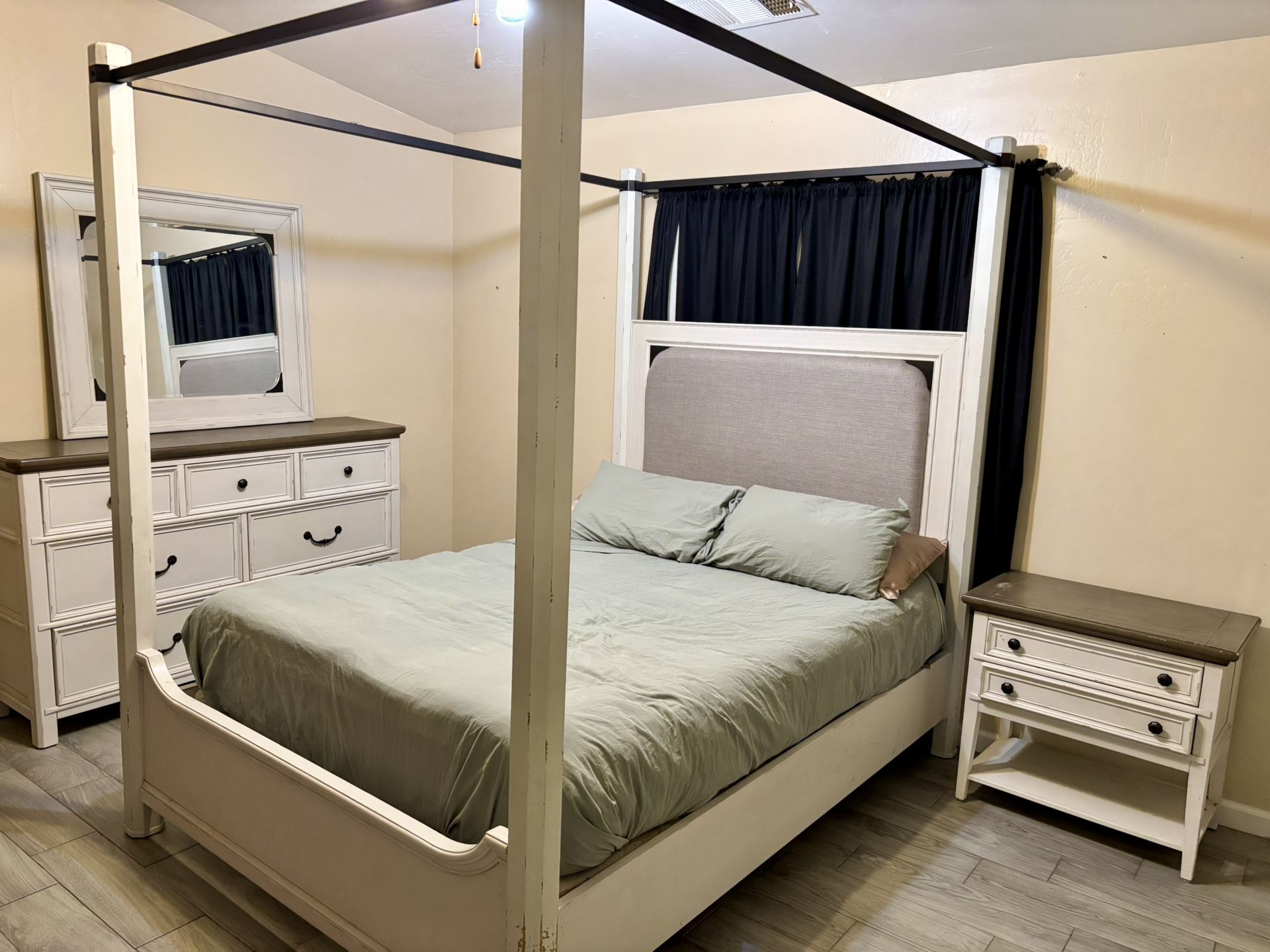 QUEEN SIZE BEDROOM SET