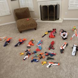 Nerf Guns With Stand