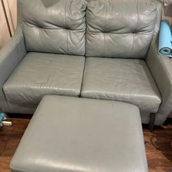 Excellent Cond. Ashley Leather Loveseat & Ottoman Set (McCaskill)