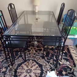 glass dinning/sunroom table set w shelve 