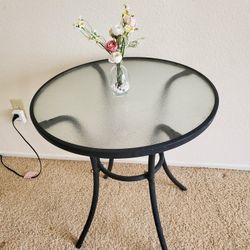 Table Excellent Condition Like New 