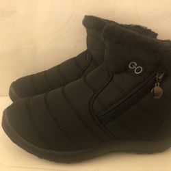 New Winter Boots size 7