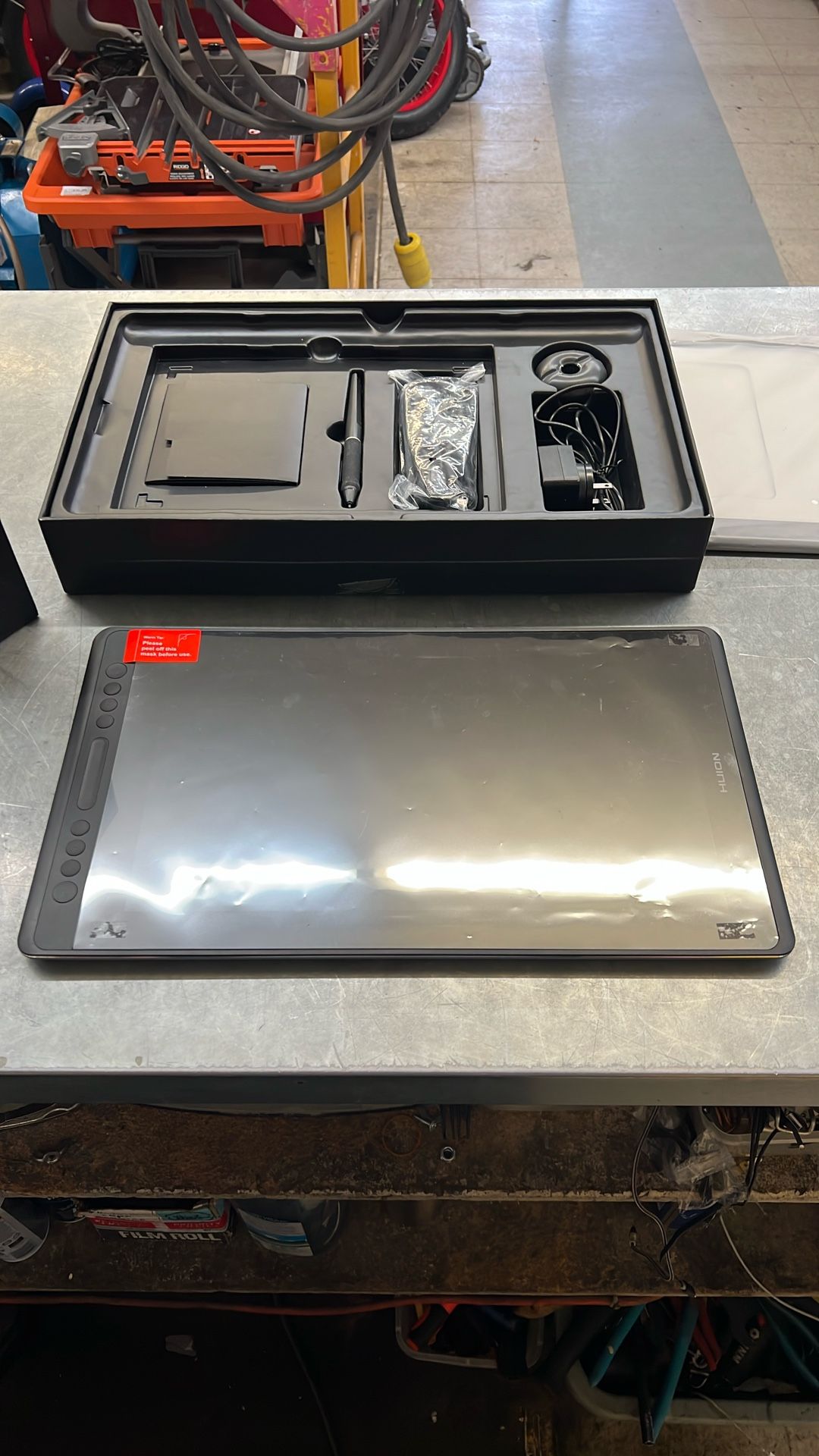 HUION KAMVAS Pro 16 Graphics Tablet