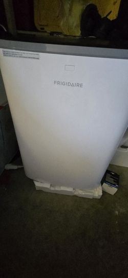 Slightly used  Fridgidaire Portable AirCon