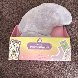 The Crème Shop Over The Moon Set Hand Cream Plush Bag Make Up Wipes 
