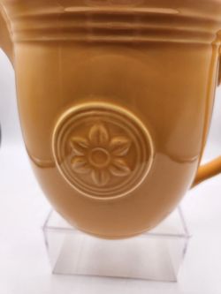 Petals Marigold by Oneida sunshine yellow 64 Oz Pitcher kitchen wear household