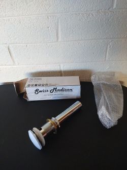 POP-DRAIN WITH OVERFLOW, SWISS MADISON, Pop-up prevents objects from becoming lost.