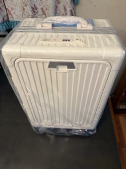 Carry on luggage’s