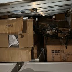 Assorted light fixtures
