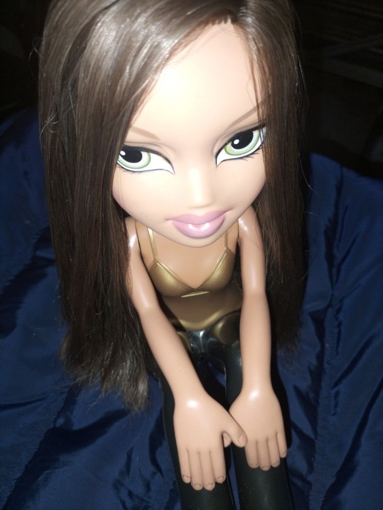 " 12 "  YAZMIN Bratz Doll  Hair & Nails 