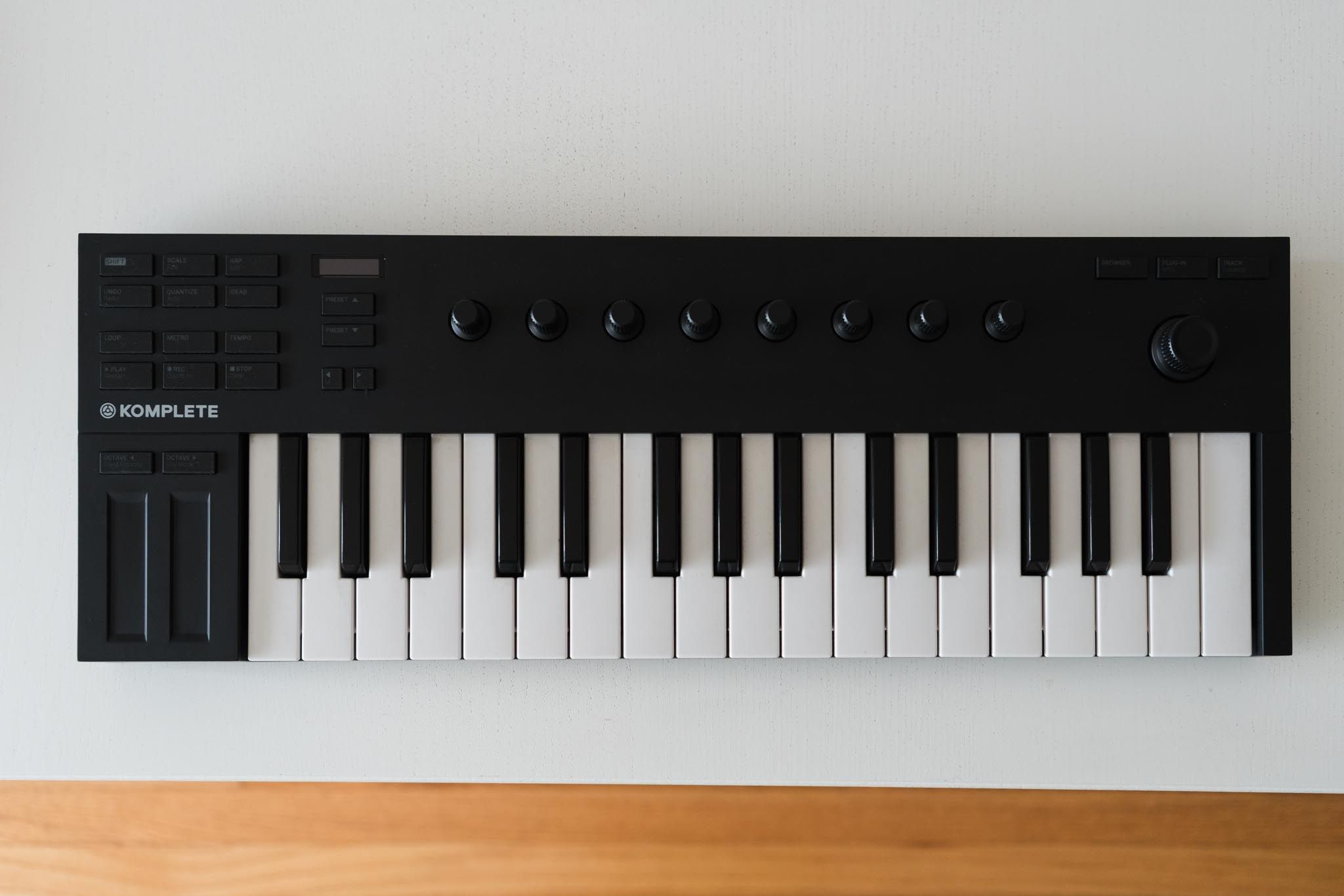 Native Instruments KOMPLETE KONTROL M32 Midi Keyboard Controller