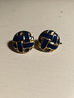 $100 🎀 Vintage round basket-weave enamel earrings.