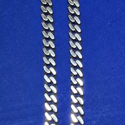 *On Sale* 10kt YG Cuban Link Chain. (C-4) 24", 41g, 11mm, Hollow. ASK FOR RYAN. #(contact info removed)39