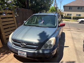 2008 Hyundai Entourage