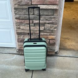 CALPAK Carry-On Luggage 20-Inch Mint Hardside Lightweight Spinner 4-Wheel Luggage