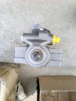 Automotive parts and accessories power steering pump for ford