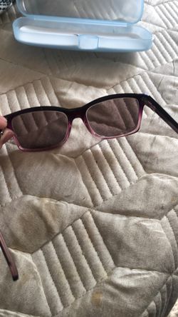 Glasses wit tint outdoors