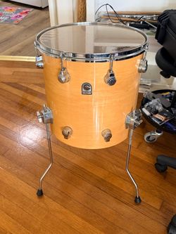Camco floor tom in a Natural Maple finish is