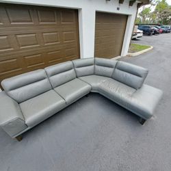 SOFA COUCH SECTIONAL  - MACY'S 🛻DELIVERY AVAILABLE 🛻
