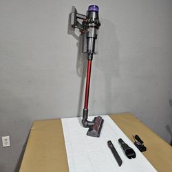 dyson v11 cordless outsize vacuum cleaner -
o2 red